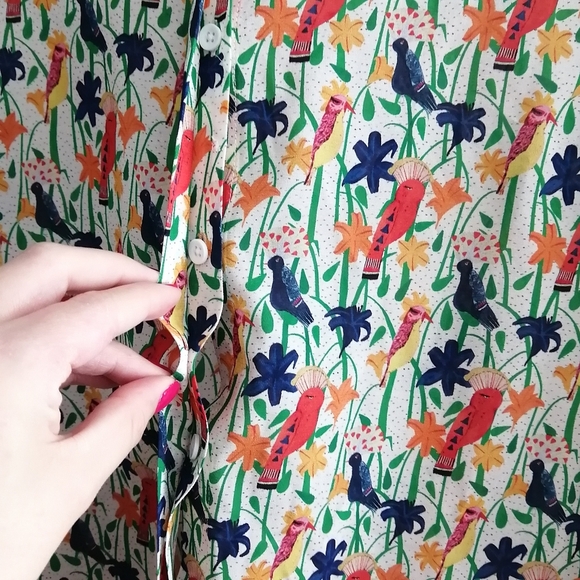 Alice + Olivia Bird and Floral Print Colourful Silk Button Blouse Small - Picture 9 of 16
